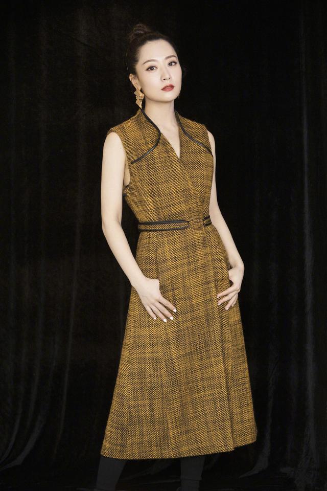 翡翠白冰宽边手镯白冰翡翠是属于冰种吗-第7张图片-翡翠网 翡翠白冰宽边手镯白冰翡翠是属于冰种吗-第7张图片-翡翠网