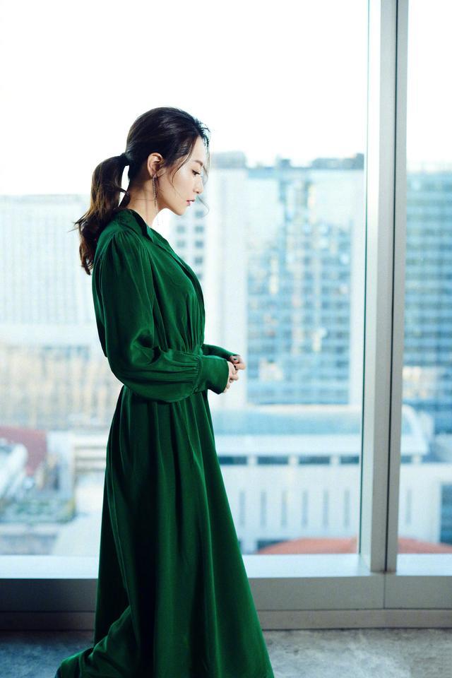 翡翠白冰宽边手镯白冰翡翠是属于冰种吗-第8张图片-翡翠网 翡翠白冰宽边手镯白冰翡翠是属于冰种吗-第8张图片-翡翠网