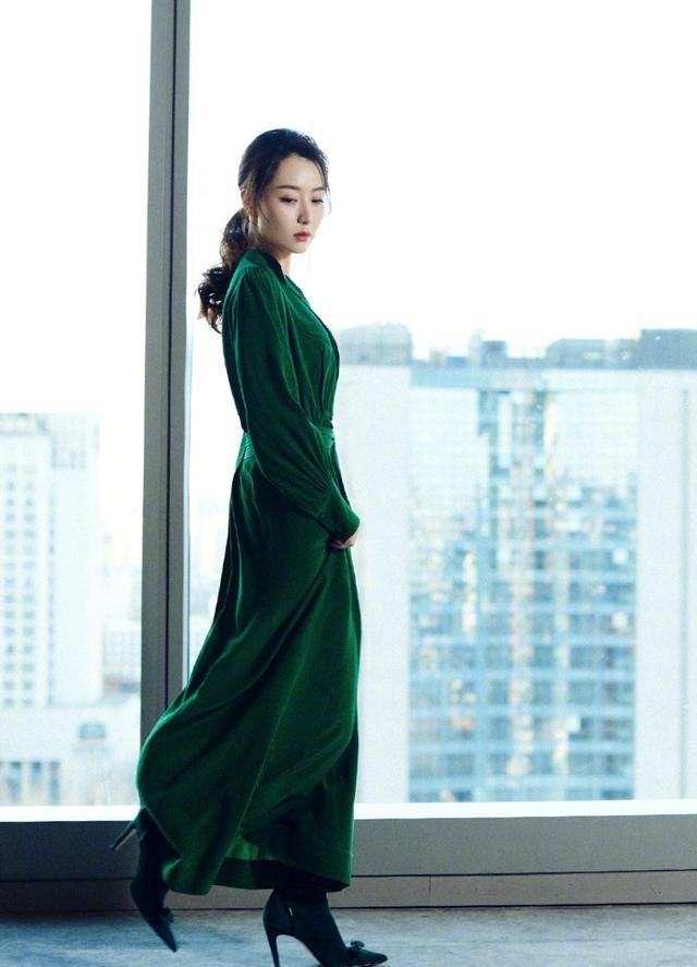 翡翠白冰宽边手镯白冰翡翠是属于冰种吗-第9张图片-翡翠网 翡翠白冰宽边手镯白冰翡翠是属于冰种吗-第9张图片-翡翠网