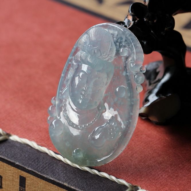 木那翡翠挂件价格和田玉和翡翠哪个好-第1张图片-翡翠网 木那翡翠挂件价格和田玉和翡翠哪个好-第1张图片-翡翠网