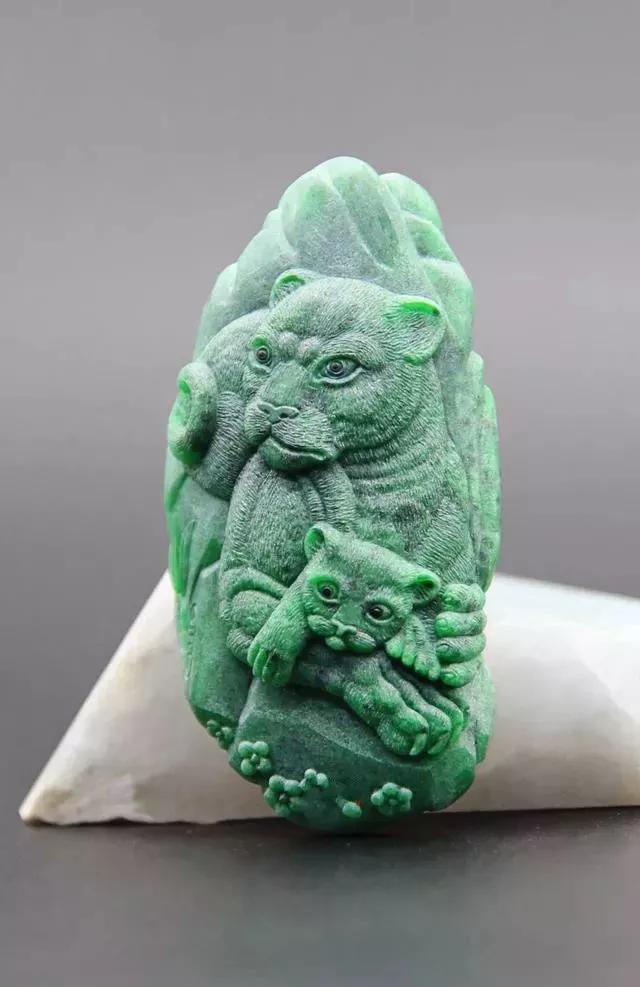 文山干青翡翠原石怎么抛光,翡翠原石表面-第5张图片-翡翠网