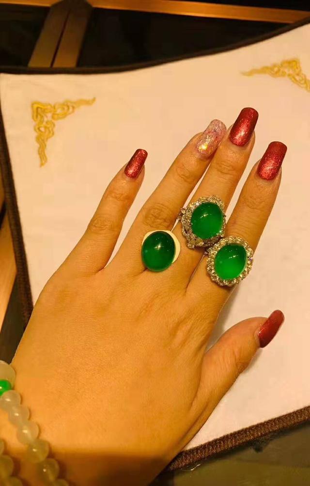 翡翠帝王绿图片欣赏冰种帝王绿翡翠价格及图片-第4张图片-翡翠网