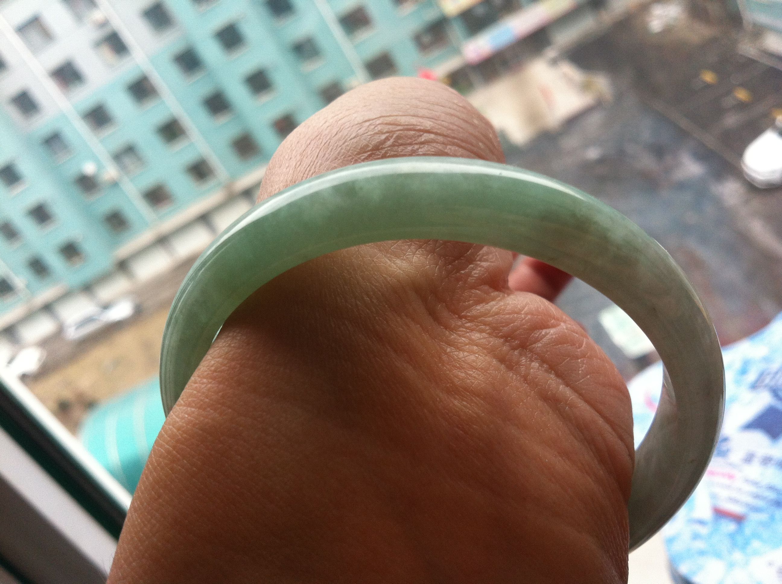 聊城买翡翠手镯,翡翠镯子有矿点能买吗-第2张图片-翡翠网 聊城买翡翠手镯,翡翠镯子有矿点能买吗-第2张图片-翡翠网