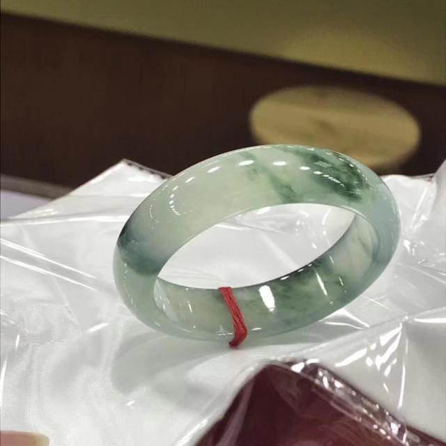 假手镯制作全过程视频,翡翠水手镯制作视频-第4张图片-翡翠网 假手镯制作全过程视频,翡翠水手镯制作视频-第4张图片-翡翠网