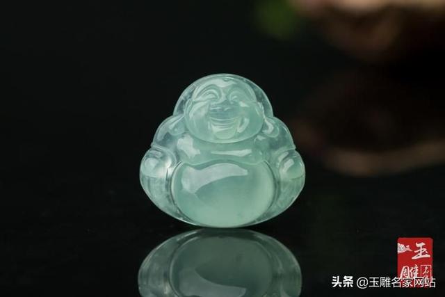 缅甸晴水翡翠手镯缅甸翡翠手镯价格-第1张图片-翡翠网