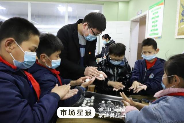 翡翠知识的谜语翡翠原石打胶-第1张图片-翡翠网 翡翠知识的谜语翡翠原石打胶-第1张图片-翡翠网