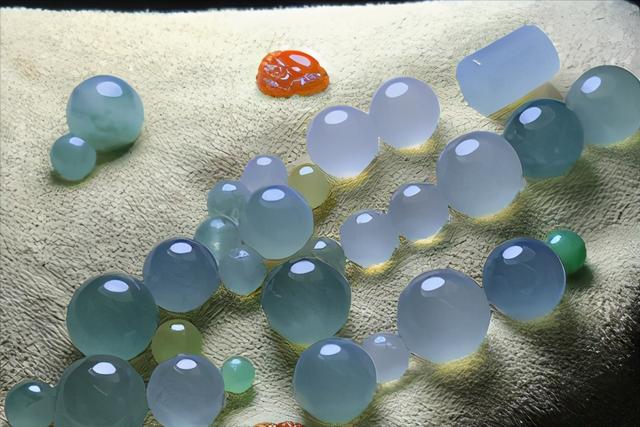 蓝色墨翠原石皮壳特征,兰色翡翠原石-第8张图片-翡翠网
