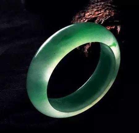 墨翠拍卖最高成交价翡翠拍卖最高价格-第15张图片-翡翠网