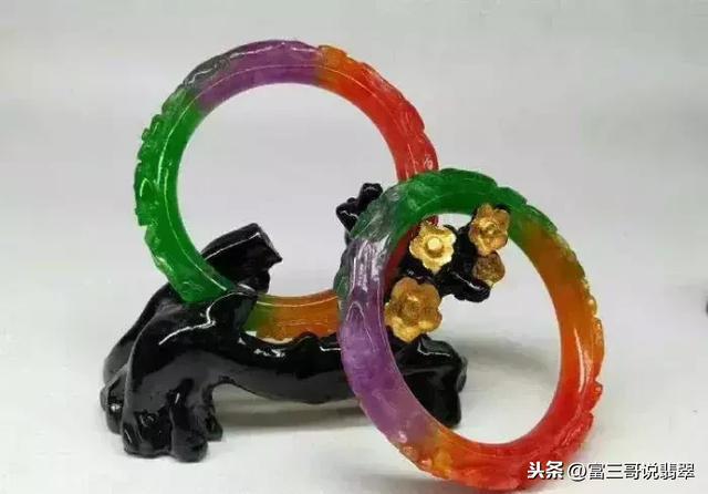 受沁翡翠手镯,五彩沁色翡翠价格-第4张图片-翡翠网 受沁翡翠手镯,五彩沁色翡翠价格-第4张图片-翡翠网