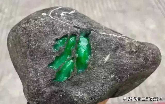 受沁翡翠手镯,五彩沁色翡翠价格-第11张图片-翡翠网 受沁翡翠手镯,五彩沁色翡翠价格-第11张图片-翡翠网