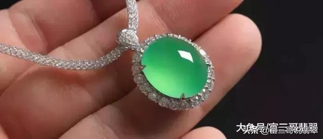 受沁翡翠手镯,五彩沁色翡翠价格-第17张图片-翡翠网 受沁翡翠手镯,五彩沁色翡翠价格-第17张图片-翡翠网