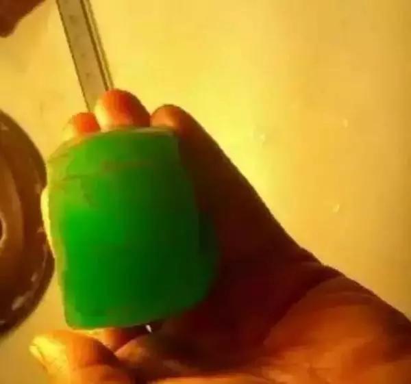 千万切翡翠原石视频,翡翠原石切蛋视频-第15张图片-翡翠网