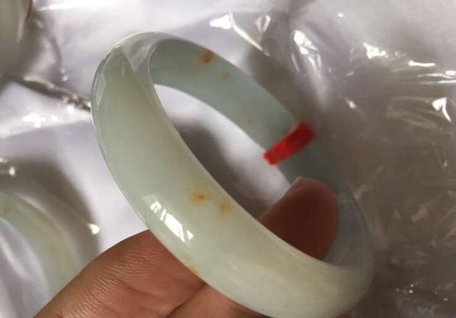 翡翠的品种分多少个种,翡翠颜色等级价格表-第7张图片-翡翠网