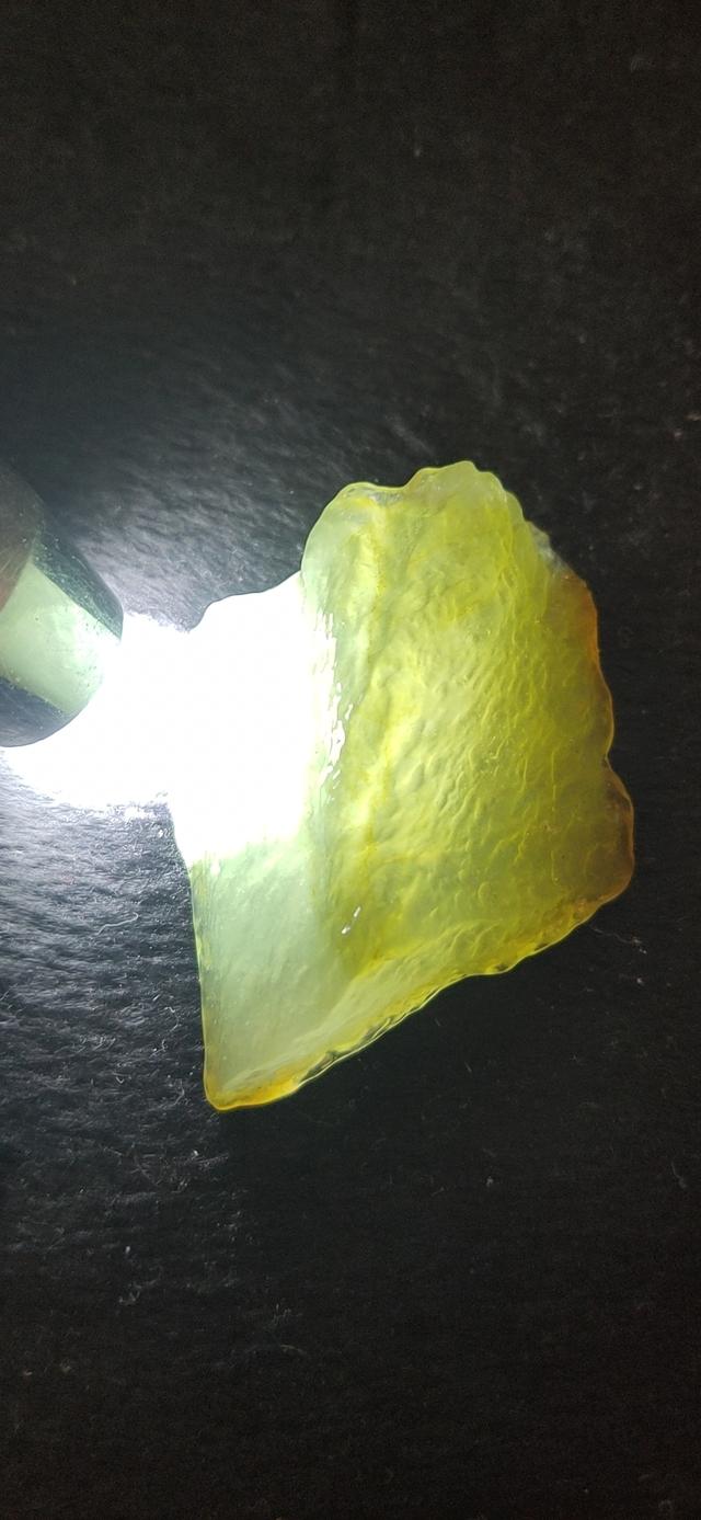 怎么看翡翠原石里有棉絮翡翠原石怎么看种-第7张图片-翡翠网 怎么看翡翠原石里有棉絮翡翠原石怎么看种-第7张图片-翡翠网