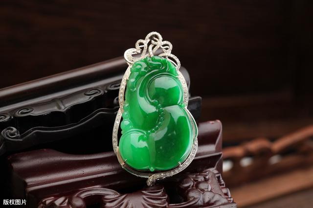 和田玉手镯和玛瑙手镯的区别,玛瑙翡翠手镯真假-第3张图片-翡翠网 和田玉手镯和玛瑙手镯的区别,玛瑙翡翠手镯真假-第3张图片-翡翠网