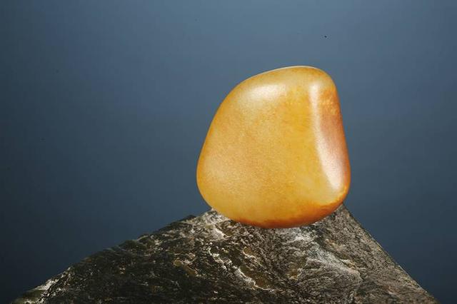 青玉籽料红皮,翡翠原石红皮籽料图片-第2张图片-翡翠网 青玉籽料红皮,翡翠原石红皮籽料图片-第2张图片-翡翠网