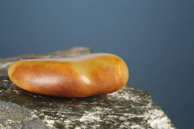 青玉籽料红皮,翡翠原石红皮籽料图片-第4张图片-翡翠网 青玉籽料红皮,翡翠原石红皮籽料图片-第4张图片-翡翠网