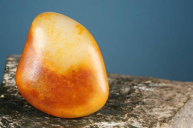 青玉籽料红皮,翡翠原石红皮籽料图片-第5张图片-翡翠网 青玉籽料红皮,翡翠原石红皮籽料图片-第5张图片-翡翠网