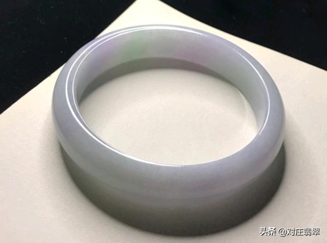 3000元的紫罗兰玉手镯紫罗兰深蓝翡翠手镯-第2张图片-翡翠网 3000元的紫罗兰玉手镯紫罗兰深蓝翡翠手镯-第2张图片-翡翠网