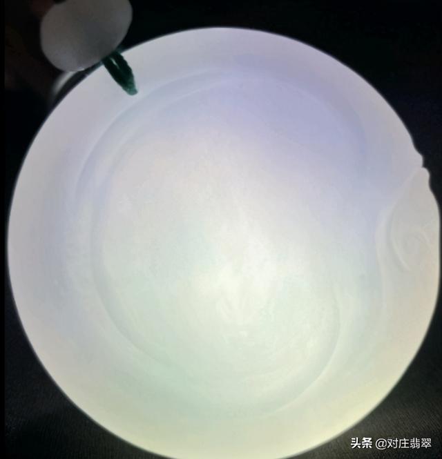 3000元的紫罗兰玉手镯紫罗兰深蓝翡翠手镯-第5张图片-翡翠网 3000元的紫罗兰玉手镯紫罗兰深蓝翡翠手镯-第5张图片-翡翠网