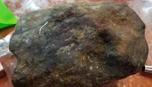 莫莫亮场口翡翠莫莫亮翡翠原石-第1张图片-翡翠网 莫莫亮场口翡翠莫莫亮翡翠原石-第1张图片-翡翠网