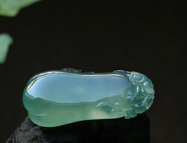 翡翠玉养人吗,玉养人还是翡翠养人-第2张图片-翡翠网 翡翠玉养人吗,玉养人还是翡翠养人-第2张图片-翡翠网