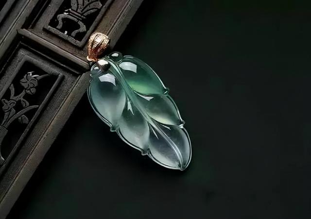 翡翠玉养人吗,玉养人还是翡翠养人-第3张图片-翡翠网 翡翠玉养人吗,玉养人还是翡翠养人-第3张图片-翡翠网