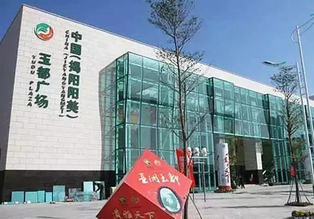 翡翠原石切割多少钱翡翠原石切法三彩-第10张图片-翡翠网 翡翠原石切割多少钱翡翠原石切法三彩-第10张图片-翡翠网