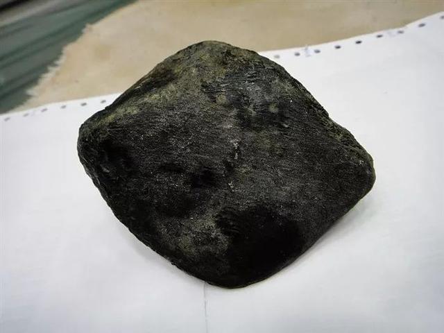 翡翠原石切割多少钱翡翠原石切法三彩-第13张图片-翡翠网 翡翠原石切割多少钱翡翠原石切法三彩-第13张图片-翡翠网