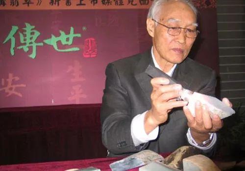 翡翠原石切割多少钱翡翠原石切法三彩-第16张图片-翡翠网 翡翠原石切割多少钱翡翠原石切法三彩-第16张图片-翡翠网