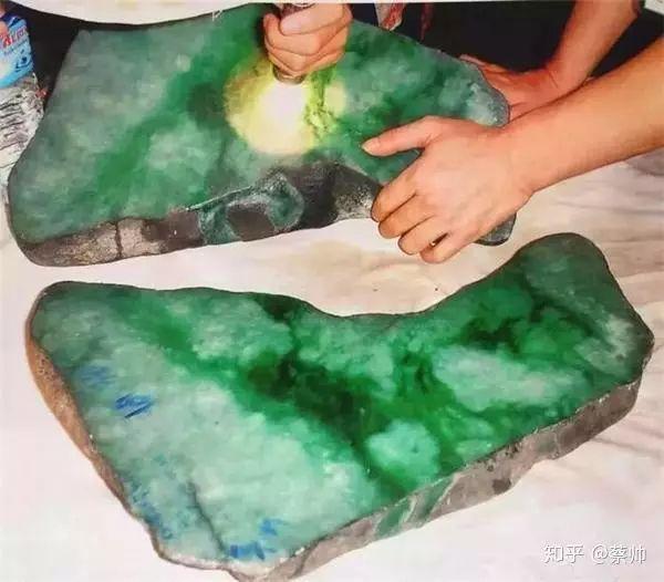 翡翠原石切割多少钱翡翠原石切法三彩-第17张图片-翡翠网 翡翠原石切割多少钱翡翠原石切法三彩-第17张图片-翡翠网