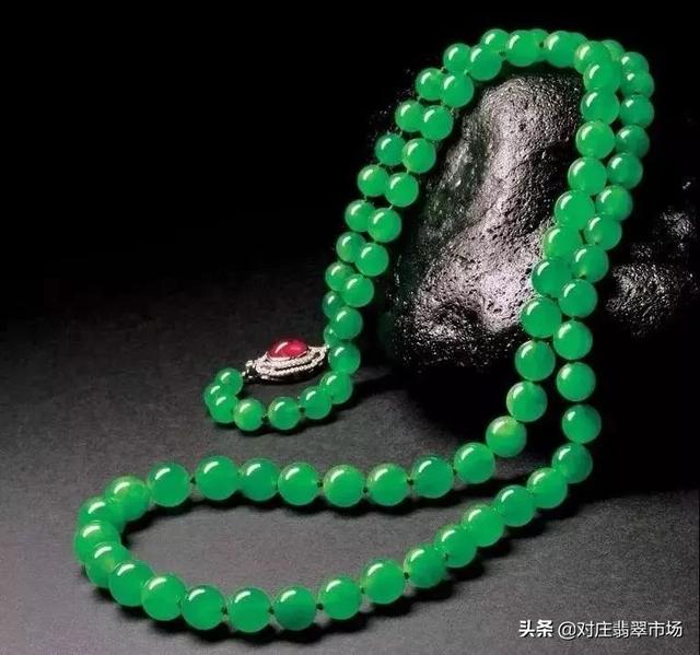 原石翡翠矿场哪些地方有,怎么选翡翠原石-第1张图片-翡翠网 原石翡翠矿场哪些地方有,怎么选翡翠原石-第1张图片-翡翠网