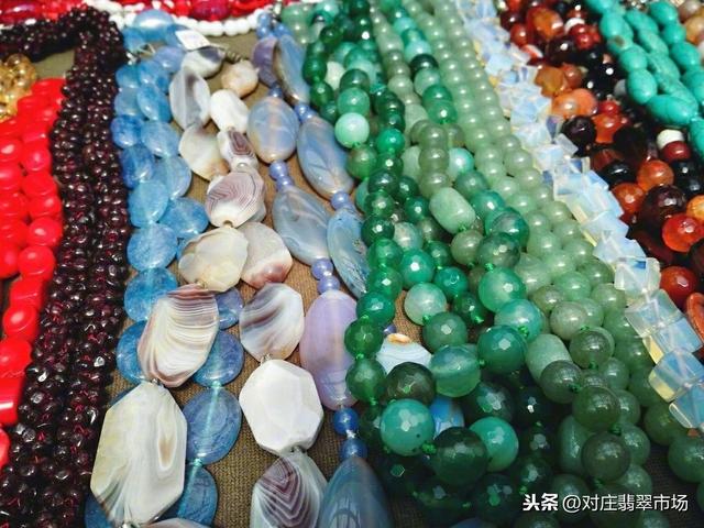 原石翡翠矿场哪些地方有,怎么选翡翠原石-第8张图片-翡翠网 原石翡翠矿场哪些地方有,怎么选翡翠原石-第8张图片-翡翠网