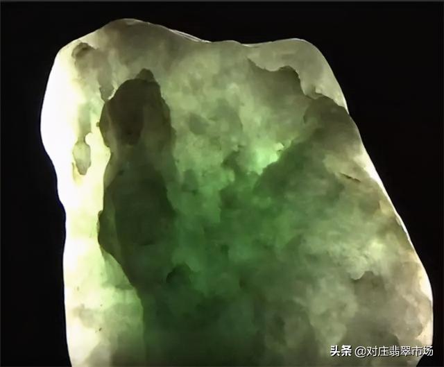 原石翡翠矿场哪些地方有,怎么选翡翠原石-第9张图片-翡翠网 原石翡翠矿场哪些地方有,怎么选翡翠原石-第9张图片-翡翠网