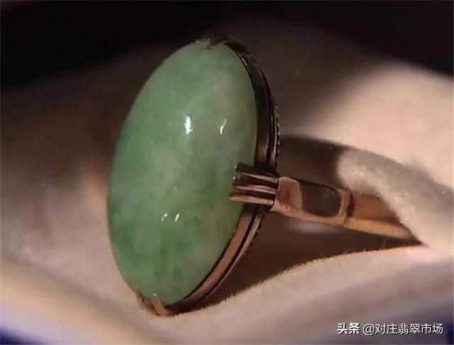 原石翡翠矿场哪些地方有,怎么选翡翠原石-第10张图片-翡翠网 原石翡翠矿场哪些地方有,怎么选翡翠原石-第10张图片-翡翠网