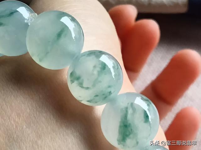 翡翠手串多少颗好翡翠手串收藏知识-第6张图片-翡翠网 翡翠手串多少颗好翡翠手串收藏知识-第6张图片-翡翠网