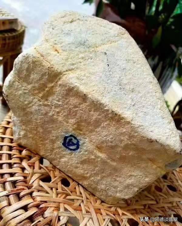 翡翠原石很细的苍蝇翅,翡翠原石芙蓉种苍蝇翅多大-第4张图片-翡翠网 翡翠原石很细的苍蝇翅,翡翠原石芙蓉种苍蝇翅多大-第4张图片-翡翠网