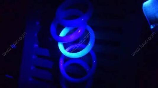 优化过的翡翠手镯区分,玉手镯怎么鉴定-第16张图片-翡翠网