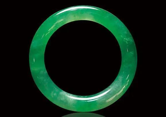 翡翠帝王绿冰种价格,玻璃种翡翠帝王绿原石什么价-第5张图片-翡翠网