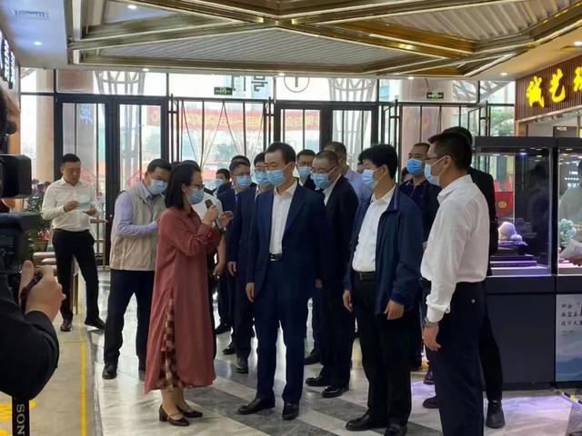 林宁**翡翠原石翡翠原石叫什么-第1张图片-翡翠网 林宁**翡翠原石翡翠原石叫什么-第1张图片-翡翠网