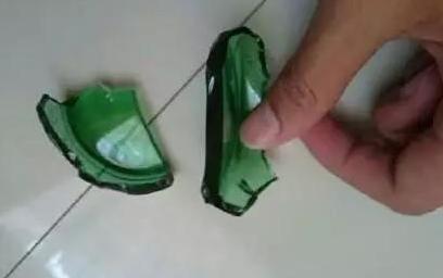 翡翠毛料原石,翡翠原石通体砖-第4张图片-翡翠网 翡翠毛料原石,翡翠原石通体砖-第4张图片-翡翠网