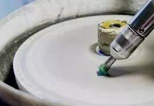 翡翠毛料原石,翡翠原石通体砖-第5张图片-翡翠网 翡翠毛料原石,翡翠原石通体砖-第5张图片-翡翠网