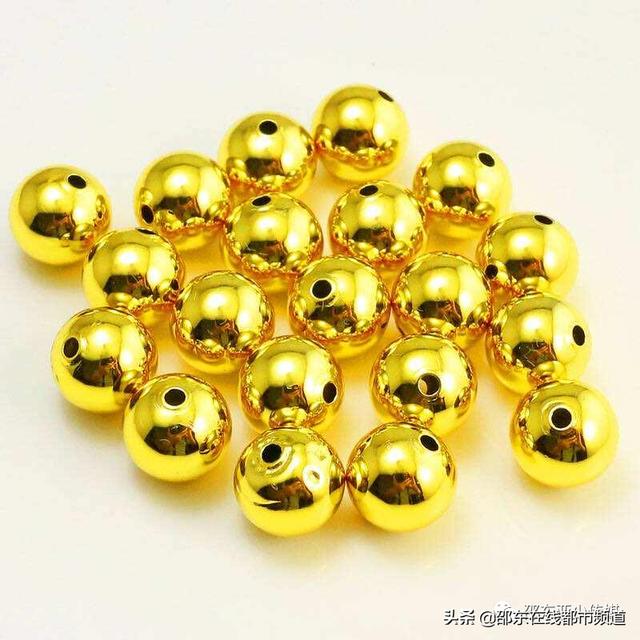 5000元左右的翡翠手镯周大福,六福的翡翠手镯价格-第17张图片-翡翠网 5000元左右的翡翠手镯周大福,六福的翡翠手镯价格-第17张图片-翡翠网