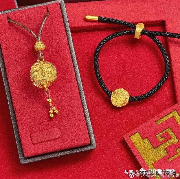 5000元左右的翡翠手镯周大福,六福的翡翠手镯价格-第23张图片-翡翠网 5000元左右的翡翠手镯周大福,六福的翡翠手镯价格-第23张图片-翡翠网