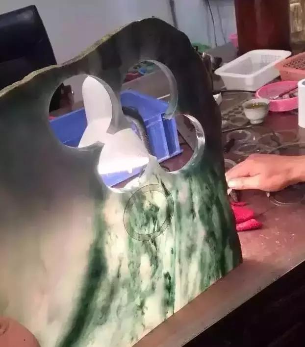 2016年翡翠手镯价格十几年前的翡翠手镯-第5张图片-翡翠网 2016年翡翠手镯价格十几年前的翡翠手镯-第5张图片-翡翠网