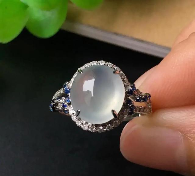 新青年是谁写的,爱美翡翠知识新青年-第3张图片-翡翠网