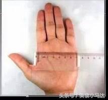 潘多拉和翡翠手镯戴在一起,潘多拉的手链怎样打开戴-第1张图片-翡翠网 潘多拉和翡翠手镯戴在一起,潘多拉的手链怎样打开戴-第1张图片-翡翠网