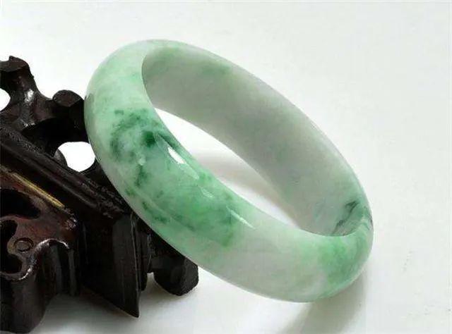 长春翡翠知识,玻璃种翡翠知识讲解-第1张图片-翡翠网 长春翡翠知识,玻璃种翡翠知识讲解-第1张图片-翡翠网