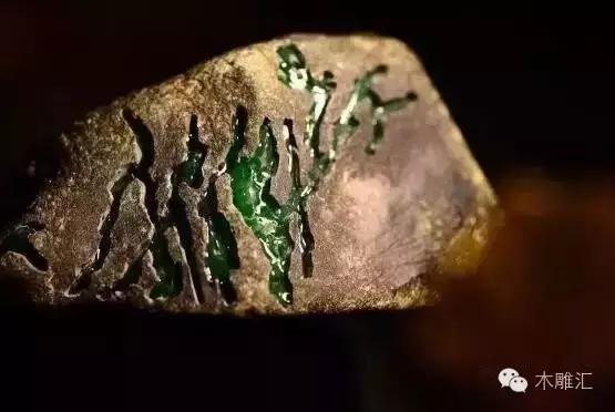 翡翠原石老古语,赌石中人为的碴口称为-第6张图片-翡翠网 翡翠原石老古语,赌石中人为的碴口称为-第6张图片-翡翠网