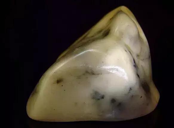 翡翠原石老古语,赌石中人为的碴口称为-第47张图片-翡翠网 翡翠原石老古语,赌石中人为的碴口称为-第47张图片-翡翠网